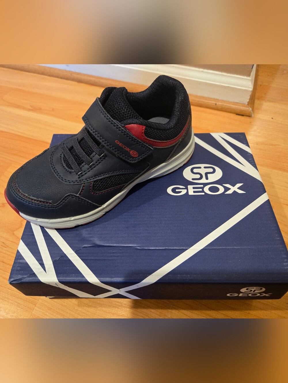 Brand New Geox Kids Navy & Red Athletic Sneakers In US Size 13